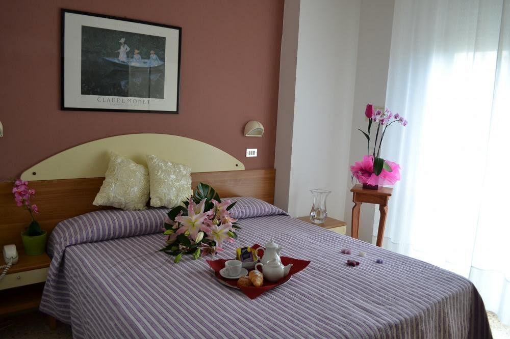Hotel Jasmine Beach Rimini Exterior photo