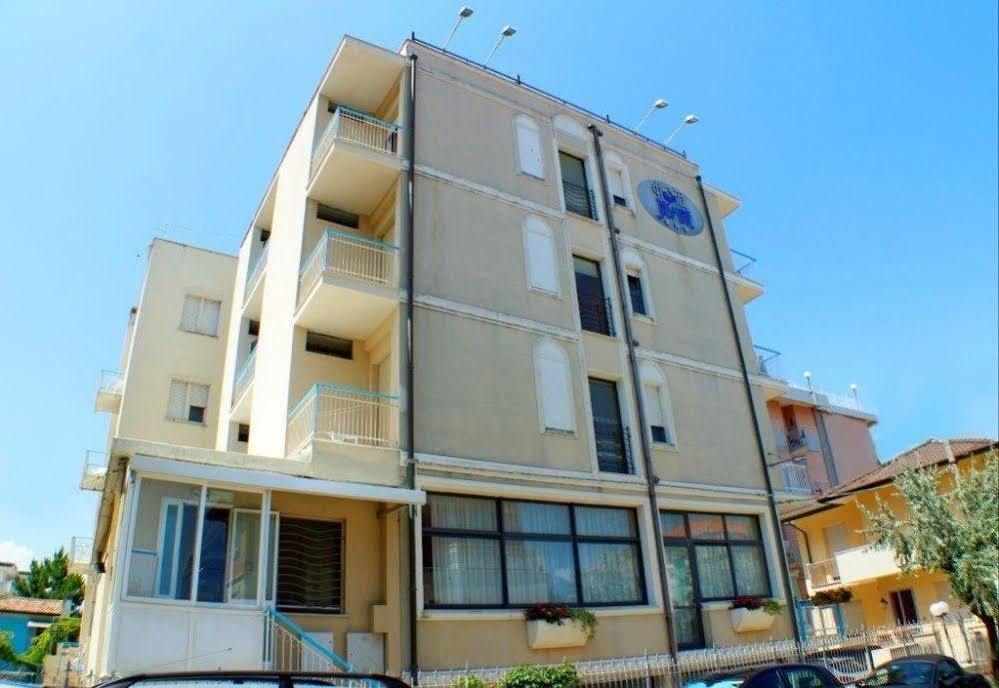 Hotel Jasmine Beach Rimini Exterior photo
