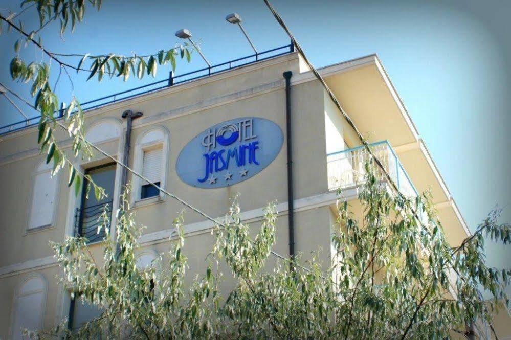 Hotel Jasmine Beach Rimini Exterior photo