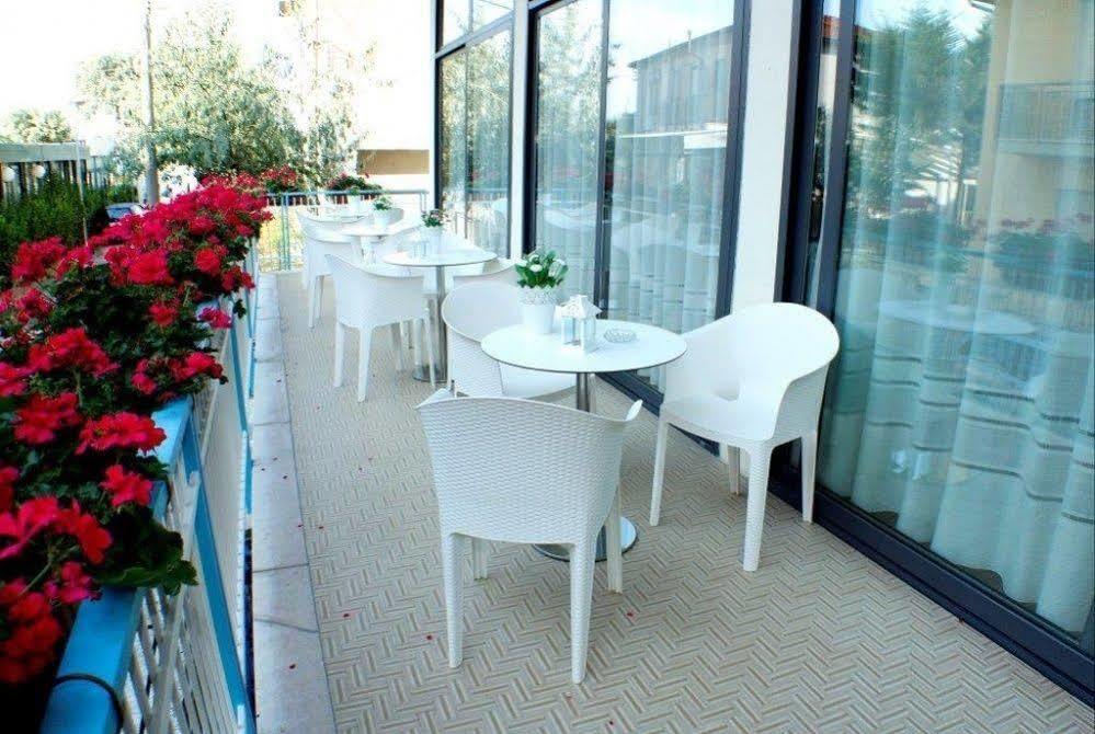 Hotel Jasmine Beach Rimini Exterior photo